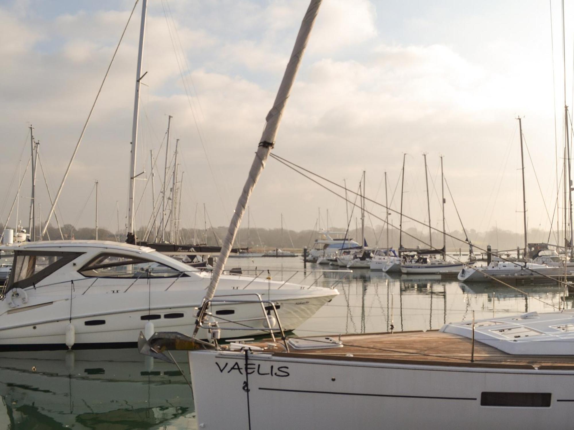Irenic Lodge Netley Bagian luar foto