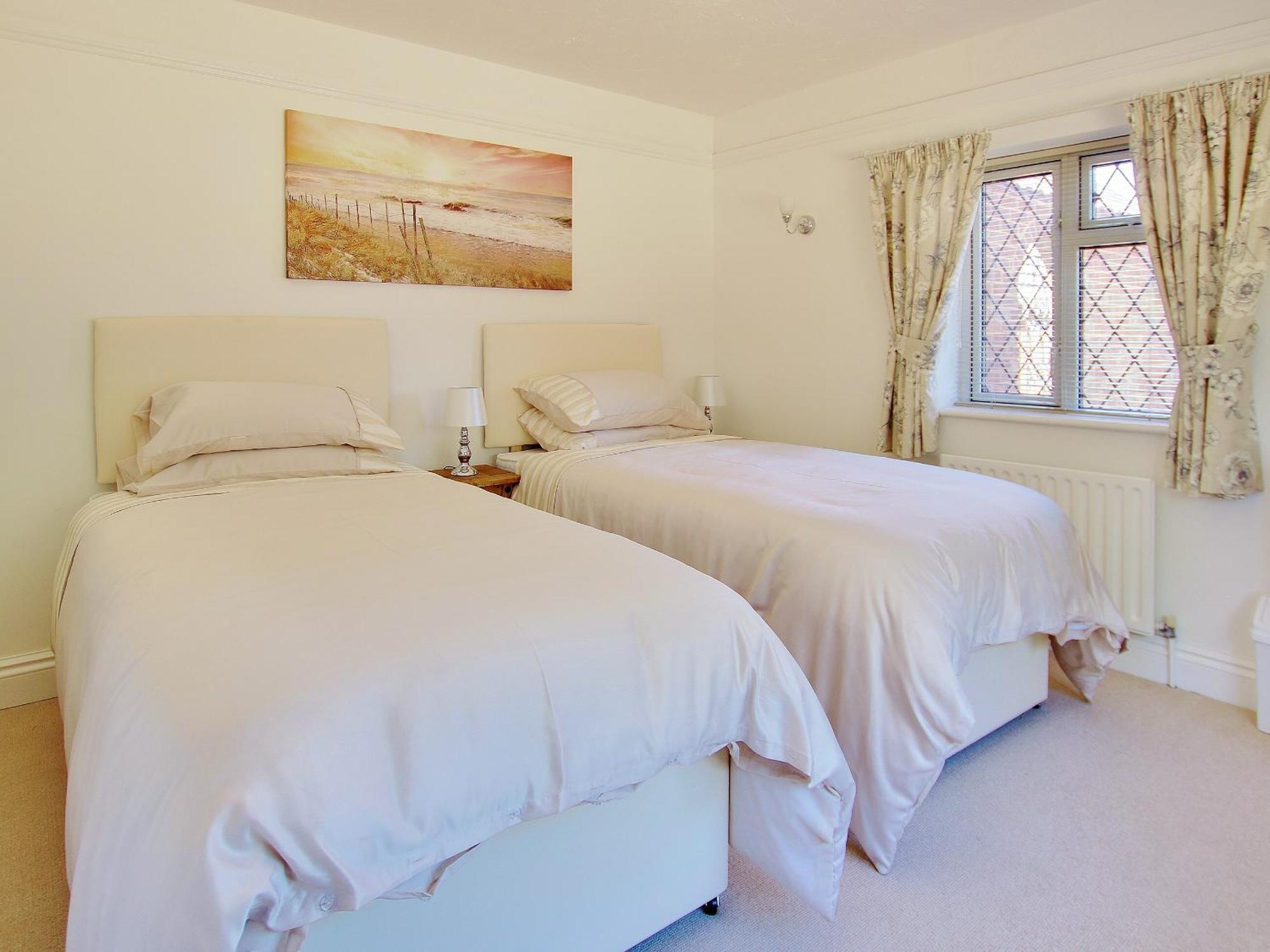 Irenic Lodge Netley Bagian luar foto